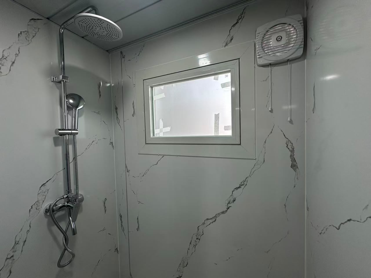 Interior cápsula Apple - baño