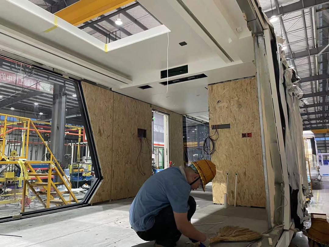 Interior de cápsula en construcción